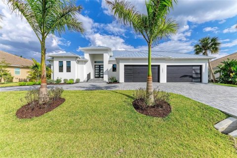 Villa ou maison à vendre à Punta Gorda, Floride: 4 chambres, 242.1 m2 № 2142231 - photo 9