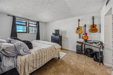 Condominio en venta en Hollywood, Florida, 2 dormitorios, 119.66 m2 № 1797105 - foto 25