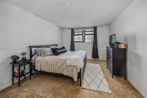 Condominio en venta en Hollywood, Florida, 2 dormitorios, 119.66 m2 № 1797105 - foto 22