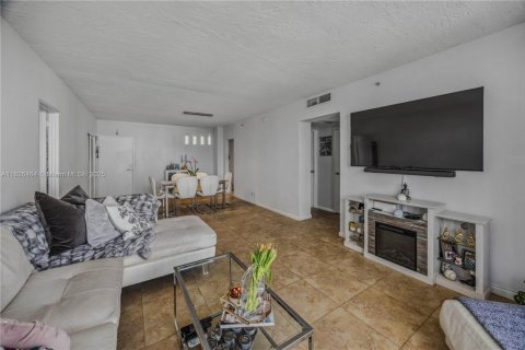 Condominio en venta en Hollywood, Florida, 2 dormitorios, 119.66 m2 № 1797105 - foto 9