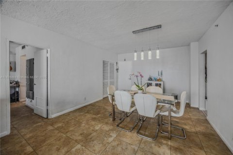 Condominio en venta en Hollywood, Florida, 2 dormitorios, 119.66 m2 № 1797105 - foto 10
