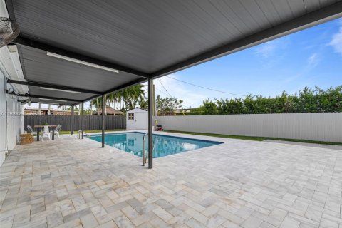 Casa en venta en Miami, Florida, 3 dormitorios, 111.67 m2 № 1982280 - foto 27