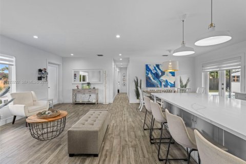 Casa en venta en Miami, Florida, 3 dormitorios, 111.67 m2 № 1982280 - foto 14