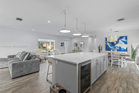 Casa en venta en Miami, Florida, 3 dormitorios, 111.67 m2 № 1982280 - foto 18