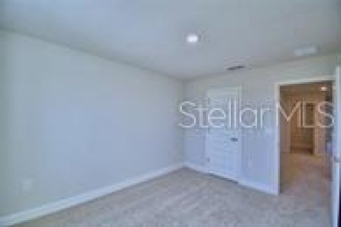 House in Winter Haven, Florida 4 bedrooms, 204.57 sq.m. № 1665866 - photo 20