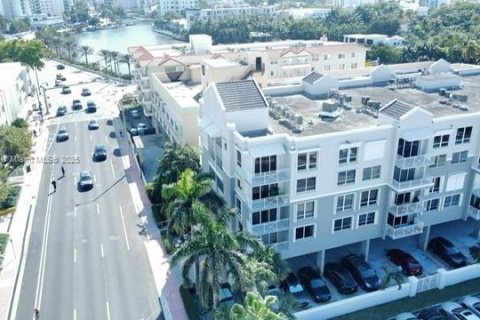 Condominio en venta en Miami Beach, Florida, 2 dormitorios, 99.41 m2 № 1504717 - foto 11
