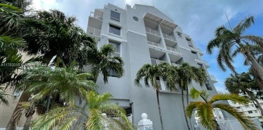 Condominio en Miami Beach, Florida, 2 dormitorios № 1504717