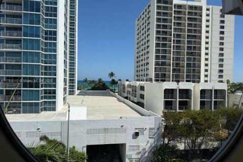 Condominio en venta en Miami Beach, Florida, 2 dormitorios, 99.41 m2 № 1504717 - foto 26