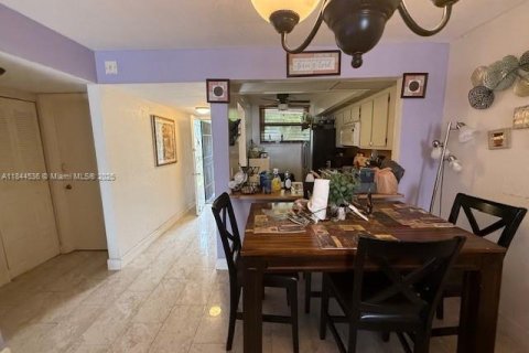 Купить кондоминиум в Окленд-Парк, Флорида 2 спальни, 85.47м2, № 1840704 - фото 9