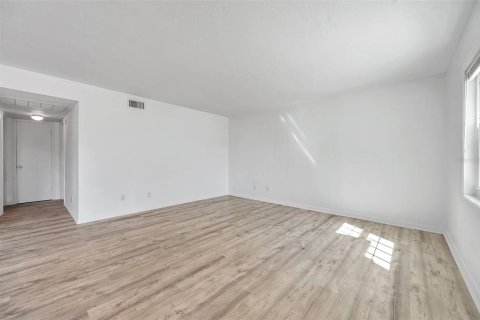 Copropriété à vendre à Saint Petersburg, Floride: 2 chambres, 94.57 m2 № 1528564 - photo 7