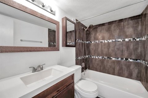 Copropriété à vendre à Saint Petersburg, Floride: 2 chambres, 94.57 m2 № 1528564 - photo 25