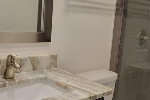 Condominio en alquiler en Sarasota, Florida, 2 dormitorios, 91.23 m2 № 1771322 - foto 11