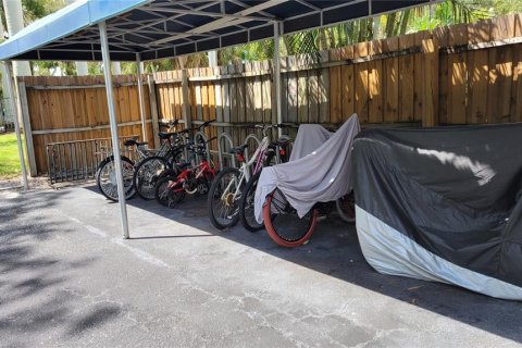 Condominio en alquiler en Sarasota, Florida, 2 dormitorios, 91.23 m2 № 1771322 - foto 21