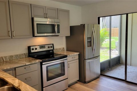 Condominio en alquiler en Sarasota, Florida, 2 dormitorios, 91.23 m2 № 1771322 - foto 5