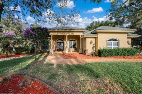 House in Sebring, Florida 3 bedrooms, 316.89 sq.m. № 1789886 - photo 1