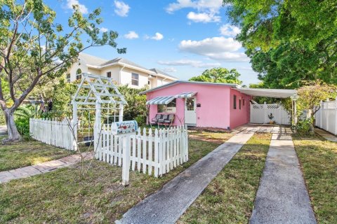 House in Fort Lauderdale, Florida 2 bedrooms, 68.38 sq.m. № 1973448 - photo 1