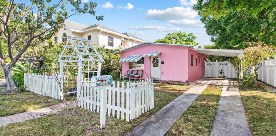 House in Fort Lauderdale, Florida 2 bedrooms, 68.38 sq.m. № 1973448