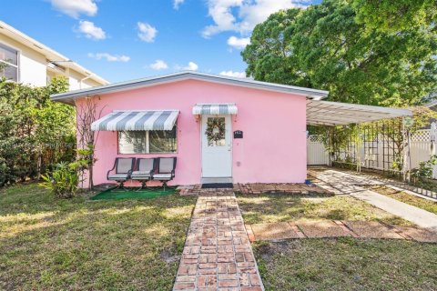 House in Fort Lauderdale, Florida 2 bedrooms, 68.38 sq.m. № 1973448 - photo 2