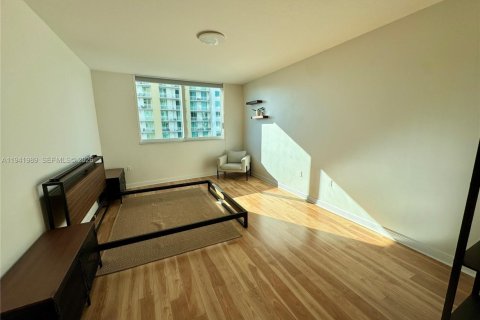 Condominio en alquiler en Hallandale Beach, Florida, 2 dormitorios, 97.73 m2 № 2024736 - foto 8