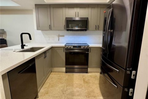 Condominio en alquiler en Hallandale Beach, Florida, 2 dormitorios, 97.73 m2 № 2024736 - foto 5