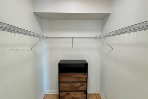 Condominio en alquiler en Hallandale Beach, Florida, 2 dormitorios, 97.73 m2 № 2024736 - foto 10