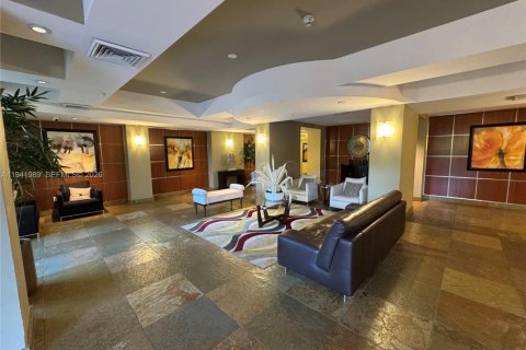 Condominio en alquiler en Hallandale Beach, Florida, 2 dormitorios, 97.73 m2 № 2024736 - foto 25