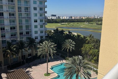 Condominio en alquiler en Hallandale Beach, Florida, 2 dormitorios, 97.73 m2 № 2024736 - foto 18