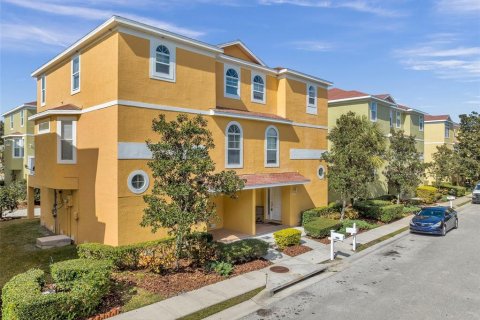 Townhouse in Tarpon Springs, Florida 3 bedrooms, 166.57 sq.m. № 1684808 - photo 1