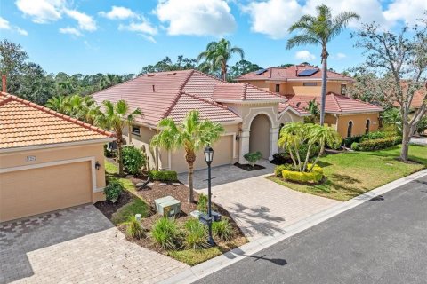 Villa ou maison à vendre à Sarasota, Floride: 3 chambres, 284.65 m2 № 2210545 - photo 2