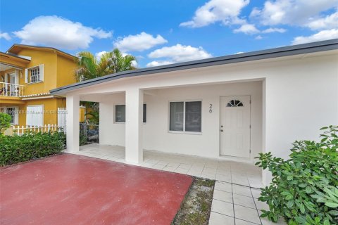 Villa ou maison à vendre à Hialeah, Floride: 4 chambres, 135.82 m2 № 1956637 - photo 6