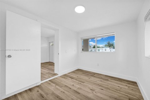 Villa ou maison à vendre à Hialeah, Floride: 4 chambres, 135.82 m2 № 1956637 - photo 26