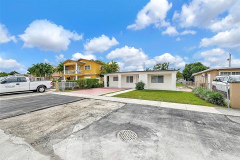 Villa ou maison à vendre à Hialeah, Floride: 4 chambres, 135.82 m2 № 1956637 - photo 7
