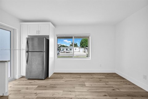 Villa ou maison à vendre à Hialeah, Floride: 4 chambres, 135.82 m2 № 1956637 - photo 13