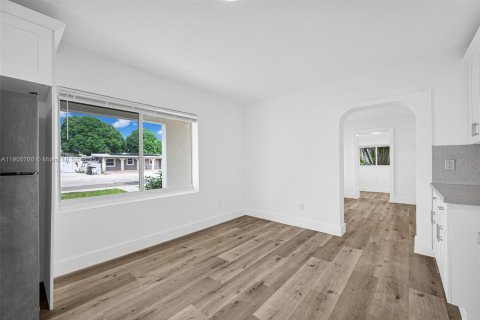 Villa ou maison à vendre à Hialeah, Floride: 4 chambres, 135.82 m2 № 1956637 - photo 12