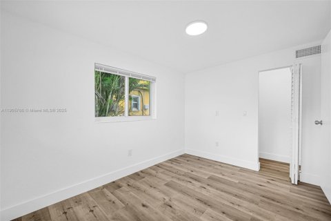 Villa ou maison à vendre à Hialeah, Floride: 4 chambres, 135.82 m2 № 1956637 - photo 24