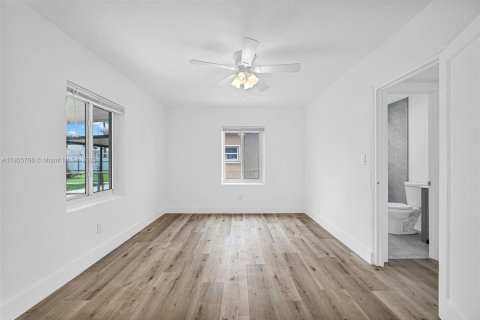 Villa ou maison à vendre à Hialeah, Floride: 4 chambres, 135.82 m2 № 1956637 - photo 18