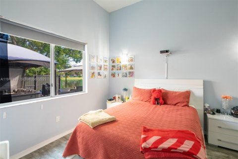 House in Homestead, Florida 4 bedrooms, 216.09 sq.m. № 1976403 - photo 15