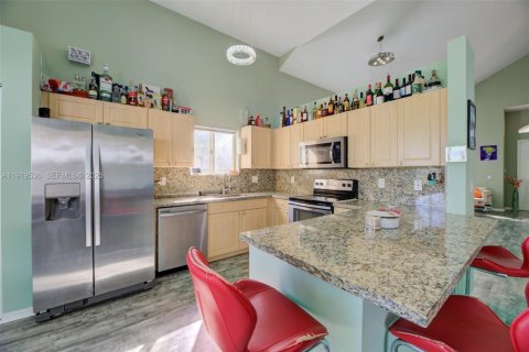 House in Homestead, Florida 4 bedrooms, 216.09 sq.m. № 1976403 - photo 12