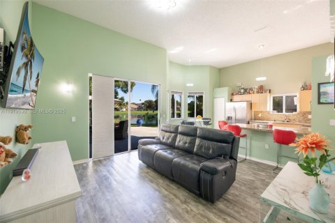 House in Homestead, Florida 4 bedrooms, 216.09 sq.m. № 1976403 - photo 9