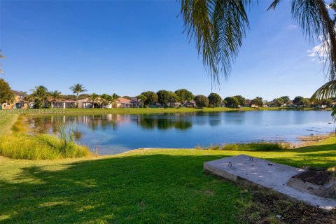 House in Homestead, Florida 4 bedrooms, 216.09 sq.m. № 1976403 - photo 27