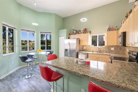 House in Homestead, Florida 4 bedrooms, 216.09 sq.m. № 1976403 - photo 10