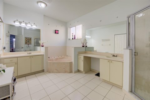 House in Homestead, Florida 4 bedrooms, 216.09 sq.m. № 1976403 - photo 16