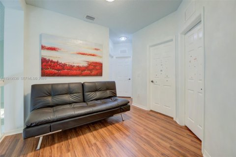 House in Homestead, Florida 4 bedrooms, 216.09 sq.m. № 1976403 - photo 17