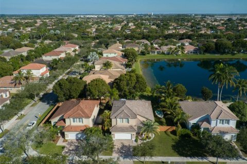 House in Homestead, Florida 4 bedrooms, 216.09 sq.m. № 1976403 - photo 3