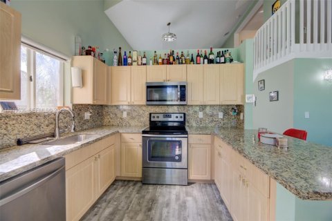 House in Homestead, Florida 4 bedrooms, 216.09 sq.m. № 1976403 - photo 13