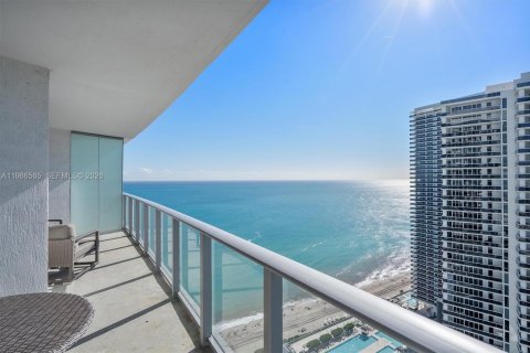 Copropriété à vendre à Hollywood, Floride: 1 chambre, 78.13 m2 № 2255132 - photo 2