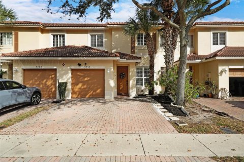 Touwnhouse à louer à Oakland Park, Floride: 3 chambres, 140.65 m2 № 2387835 - photo 4