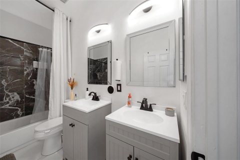 Touwnhouse à louer à Oakland Park, Floride: 3 chambres, 140.65 m2 № 2387835 - photo 12