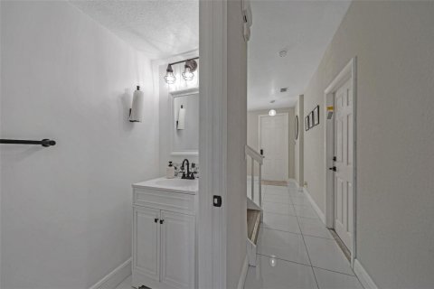 Touwnhouse à louer à Oakland Park, Floride: 3 chambres, 140.65 m2 № 2387835 - photo 7