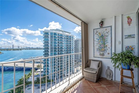 Condominio en venta en North Bay Village, Florida, 1 dormitorio, 98.2 m2 № 1984006 - foto 8